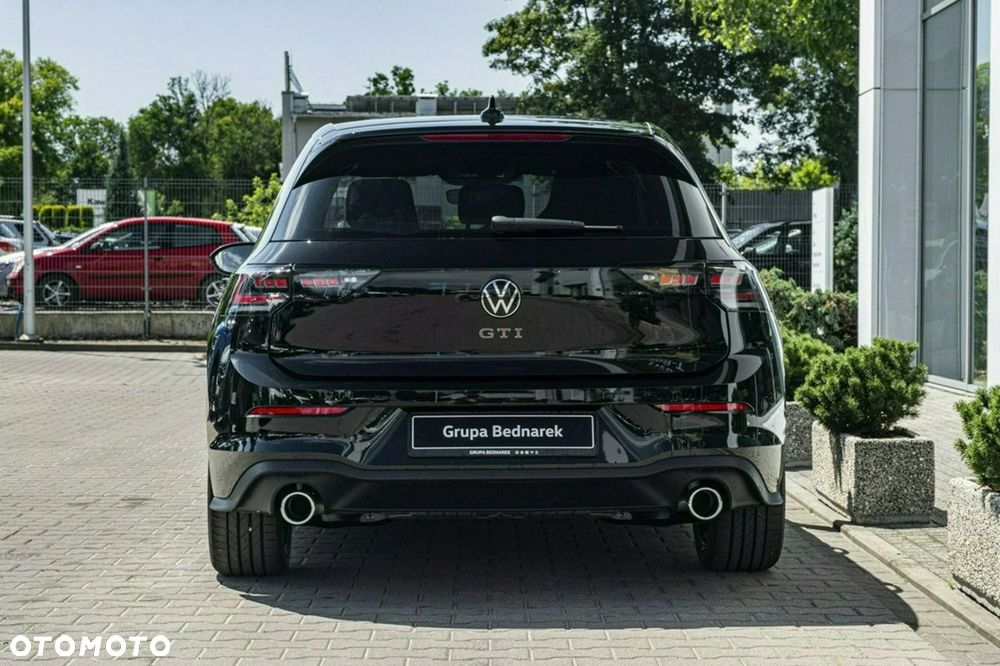 Volkswagen Golf - 8