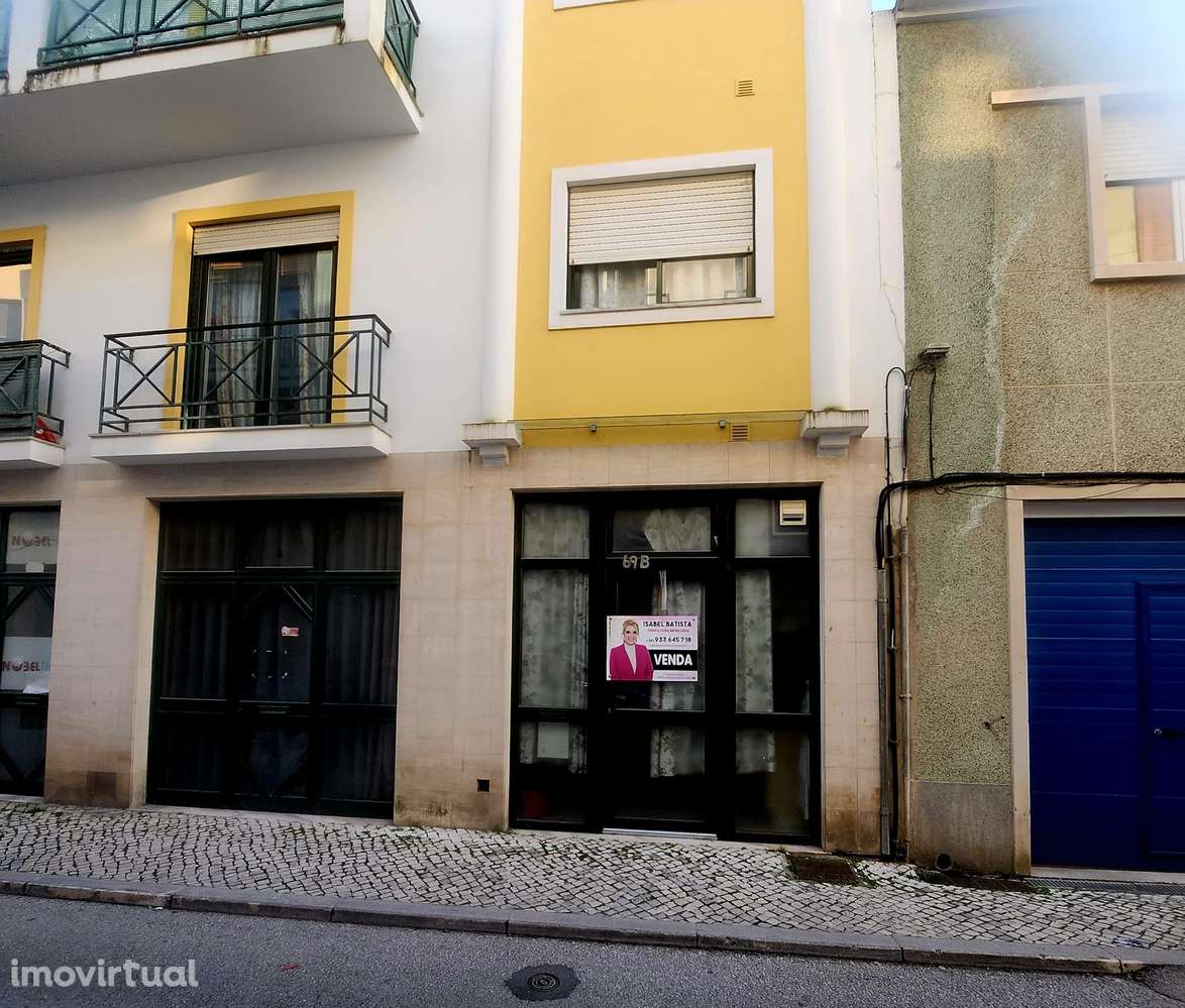 Espaço comercial convertido em Apartamento T1 - Grande imagem: 2/12