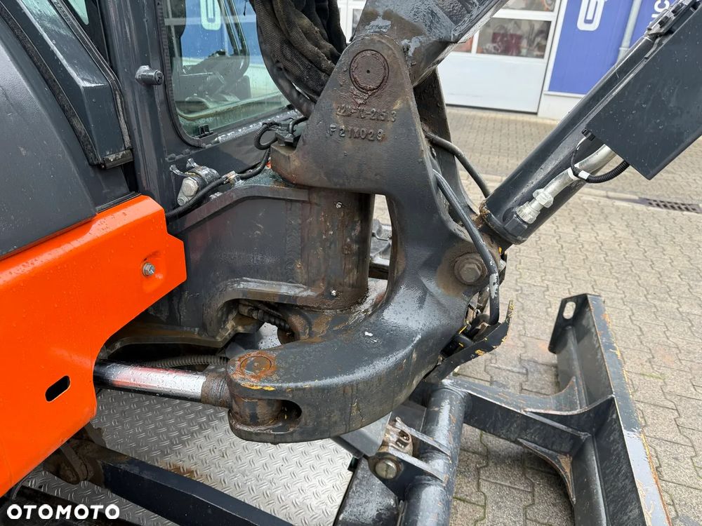 Komatsu PC58MR-5E0 - 33
