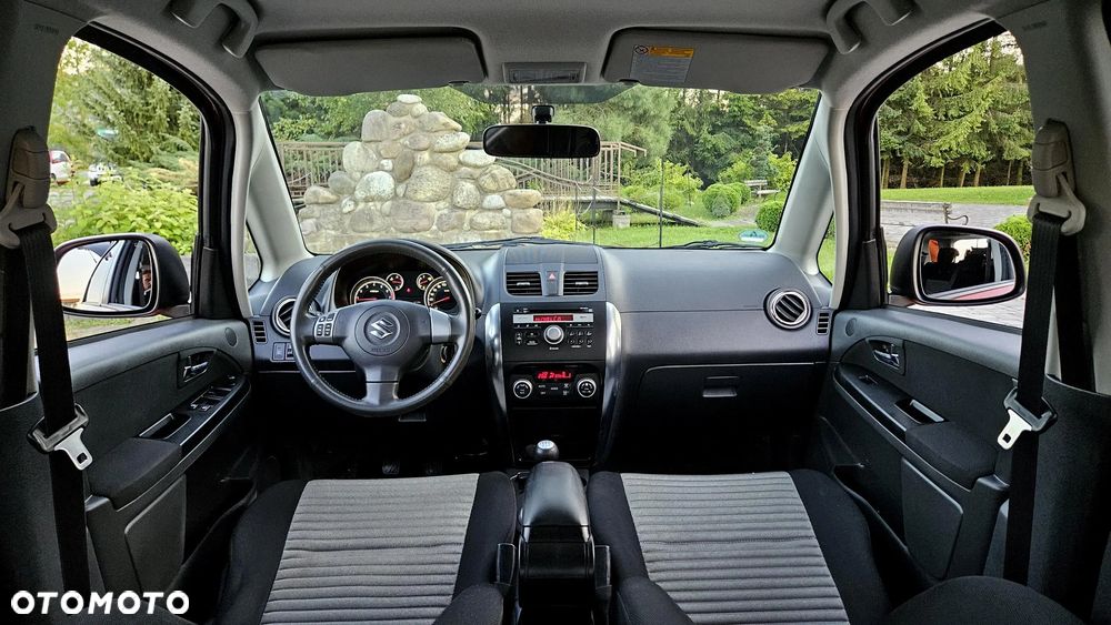 Suzuki SX4 1.6 Premium - 27