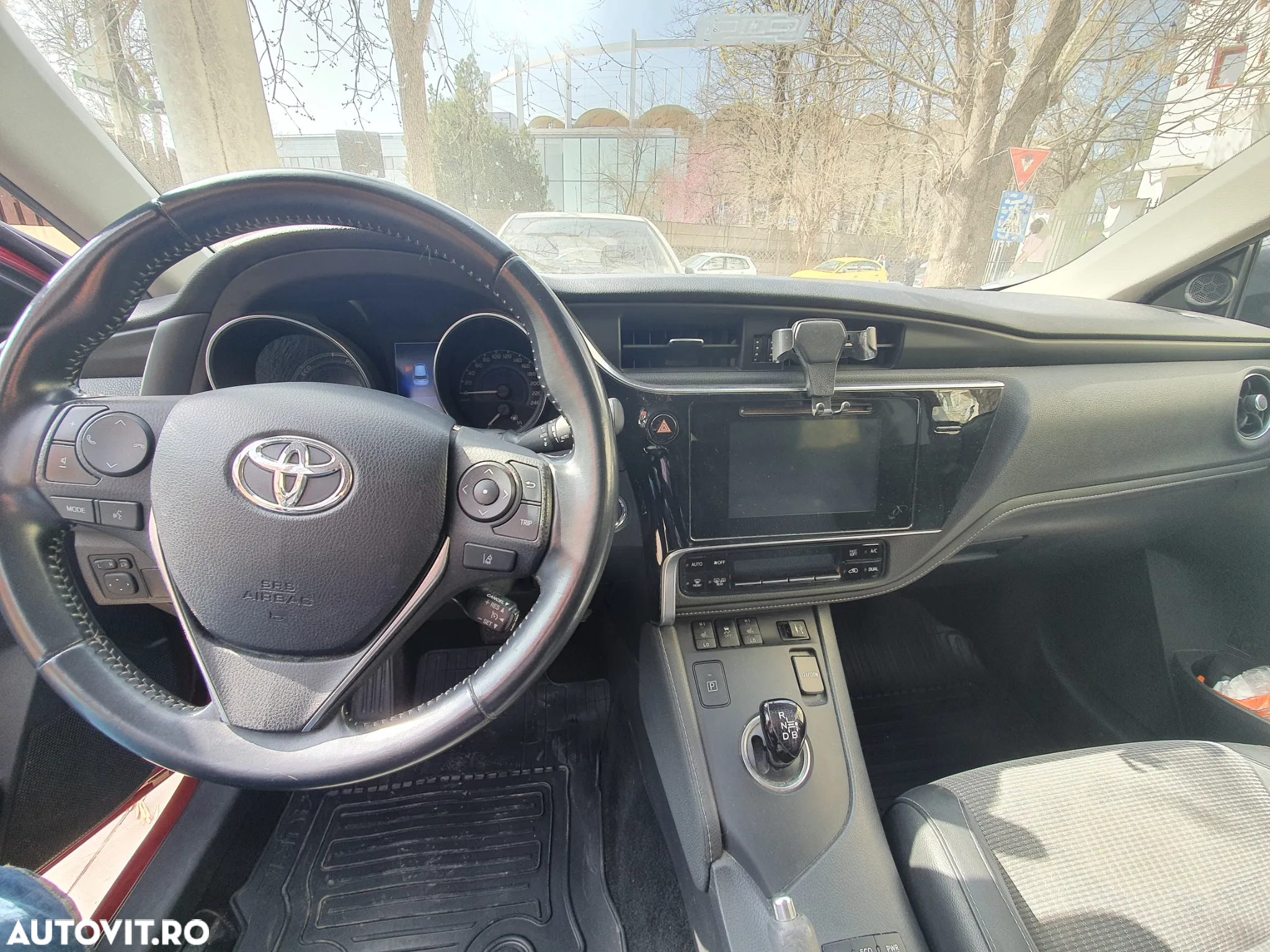 Toyota Auris 1.8 L VVT-i Hybrid Sol + - 20