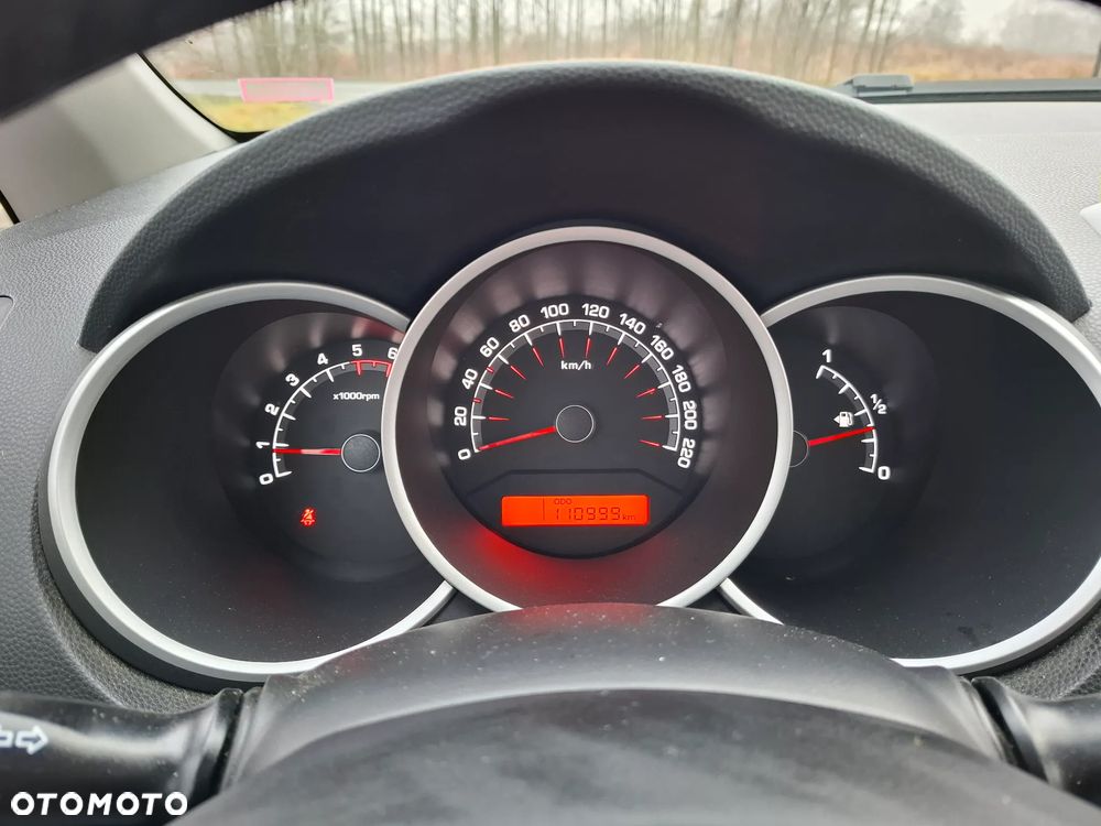 Kia Venga 1.4 CRDi 90 Business Line - 20