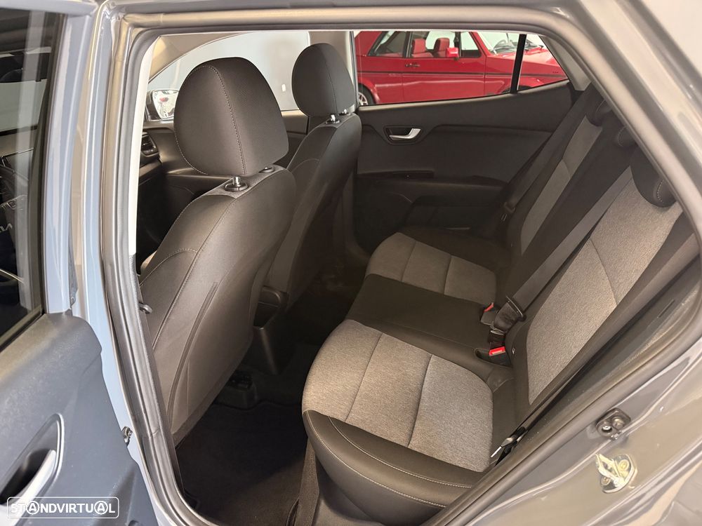 Kia Stonic 1.2 Dynamic - 22