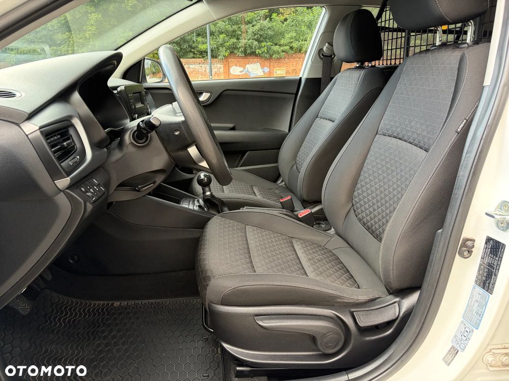 Kia Rio - 10