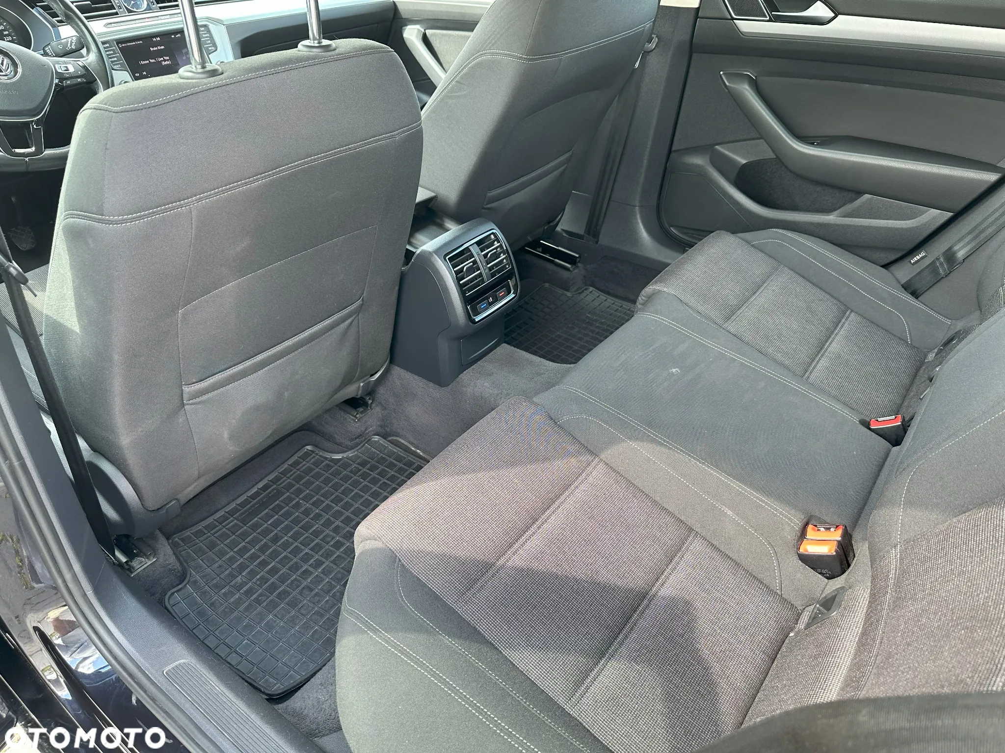 Volkswagen Passat 2.0 TDI BMT Comfortline - 19