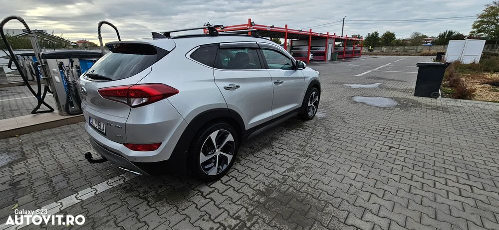 Hyundai Tucson 2.0 CRDI 4WD 6MT Luxury Pack+ - 3