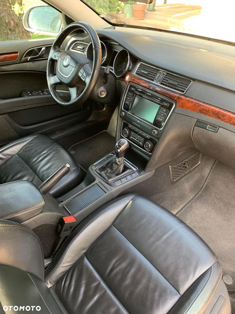 Skoda Superb 2.0 TDI 4x4 Elegance - 24