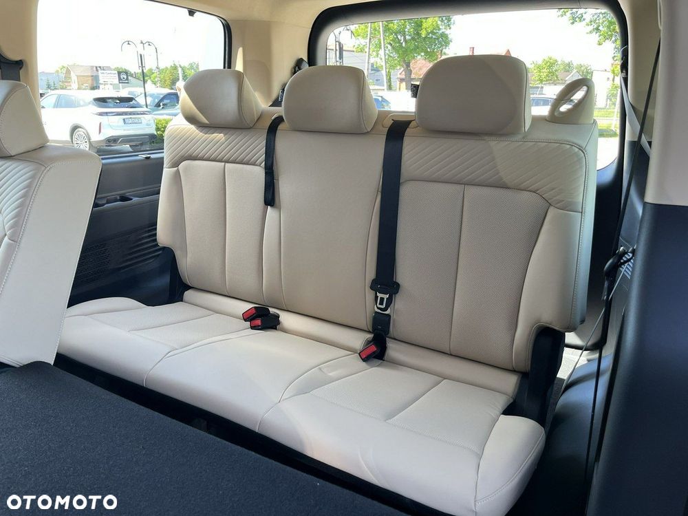 Hyundai Staria - 23