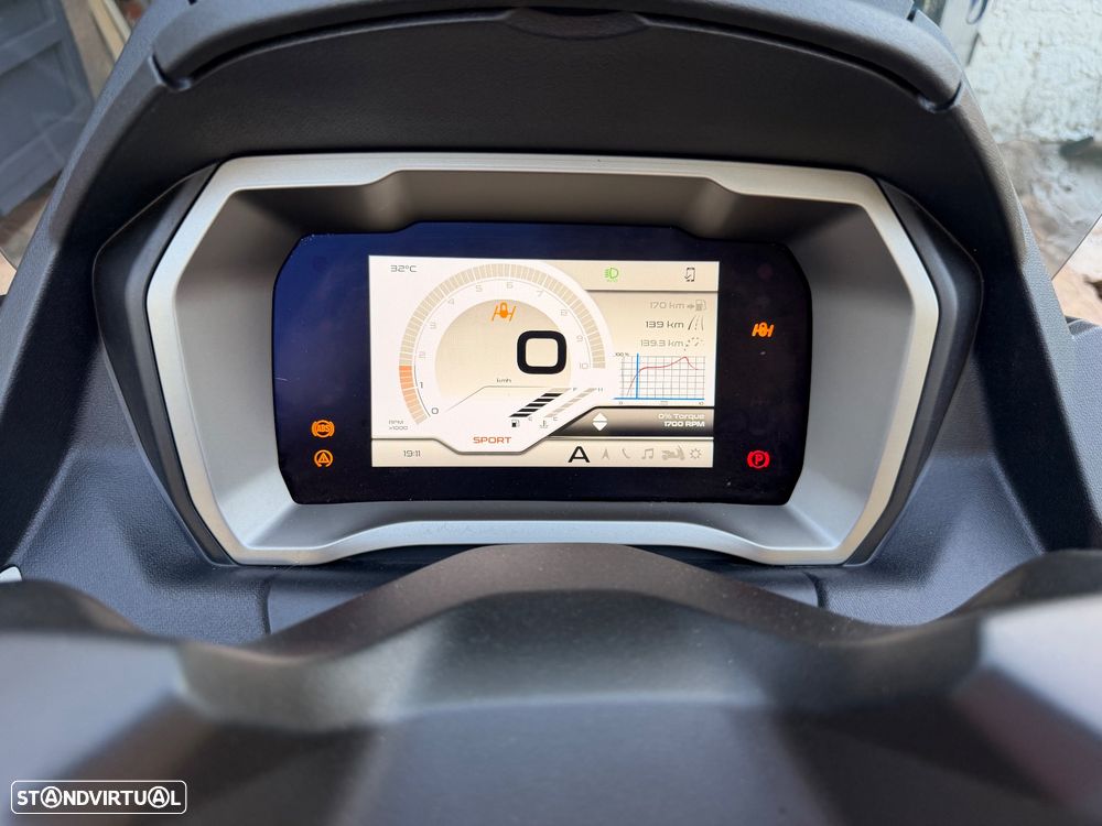 Piaggio MP3 - 8