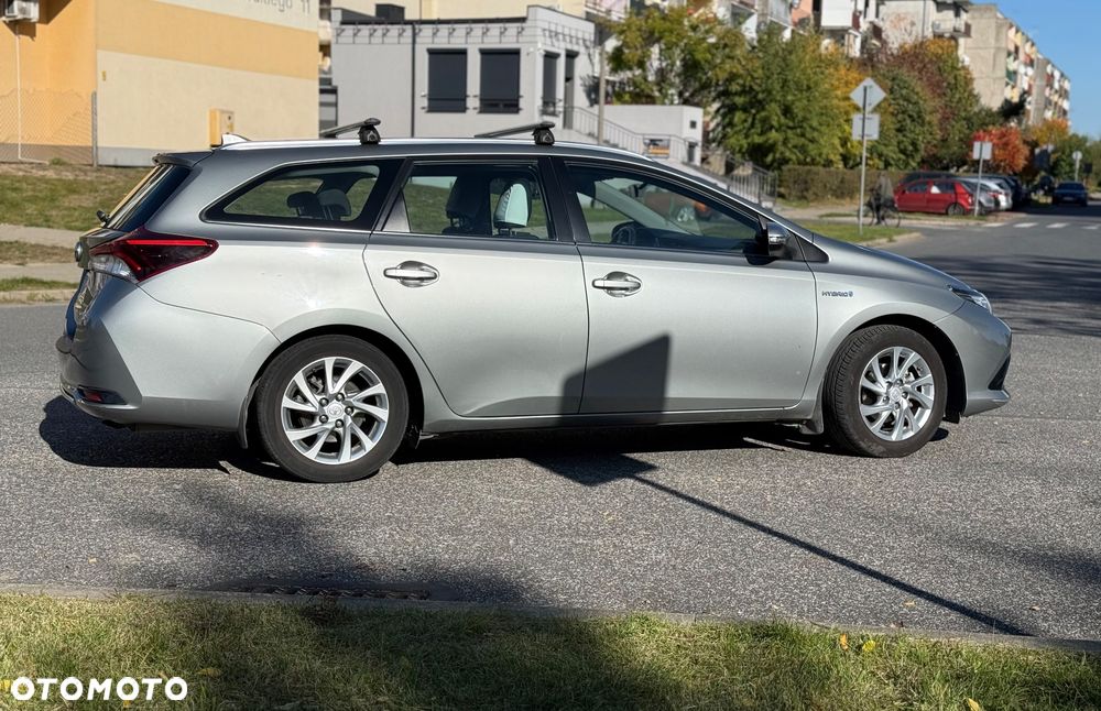 Toyota Auris 2015 photo 5