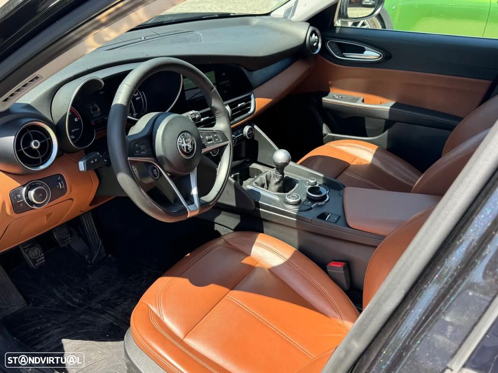 Alfa Romeo Giulia 2.2 Super - 8