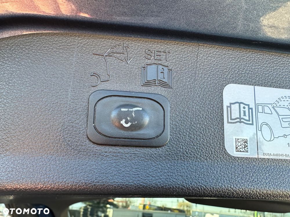 Ford Kuga 1.5 EcoBoost 2x4 ST-Line - 12