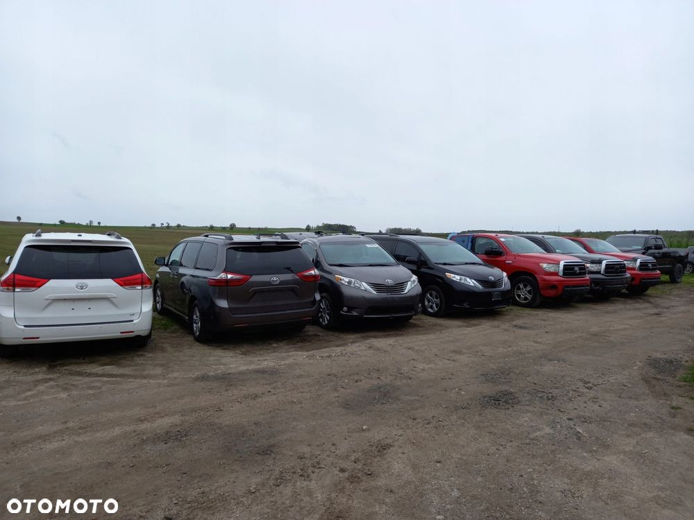 Toyota Tundra II 07 - 18 Drzwi prawy przód prawe przednie kompletne - 7