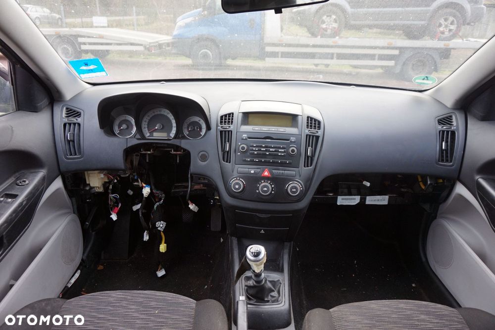 KIA CEED I KOMBI 2009 1K 1.6 CRDI D4FB 115KM S817 CZARNY na części - 10