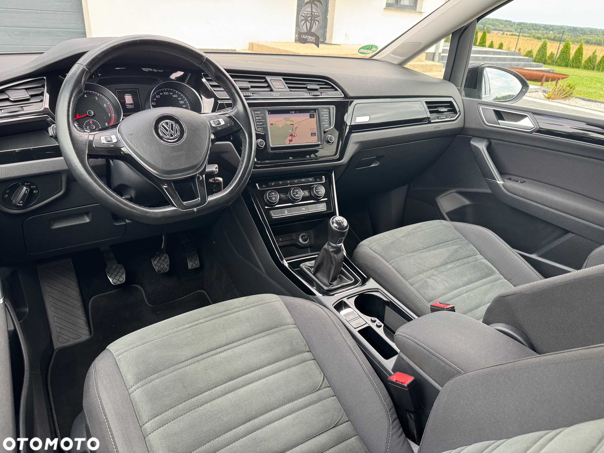 Volkswagen Touran 1.4 TSI BMT Highline - 8
