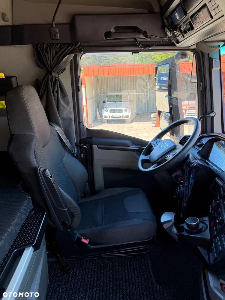 MAN TGX 18.430 MEGA / RETARDER / 3 SZTUKI / BIAŁY KOLOR OKLEJONY FOLIĄ / 1 WŁAŚCICIEL / SALON POLSKA / LOW DECK / KLIMA POSTOJOWA / MAŁE PRZEBIEGI TYLKO 360-420 TYS. KM / 2022 ROK PRODUKCJI !! - 39