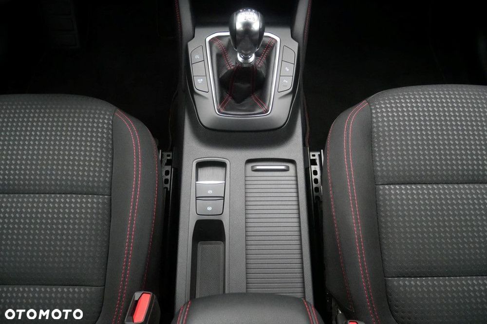 Ford Kuga - 11