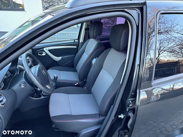 Dacia Duster 1.6 16V 105 4x2 Celebration - 9