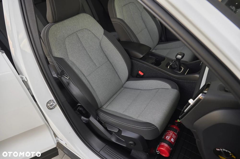 Volvo XC 40 T3 Momentum Pro - 31