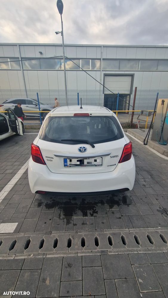 Toyota Yaris 1.5 VVT-i HSD Terra - 7