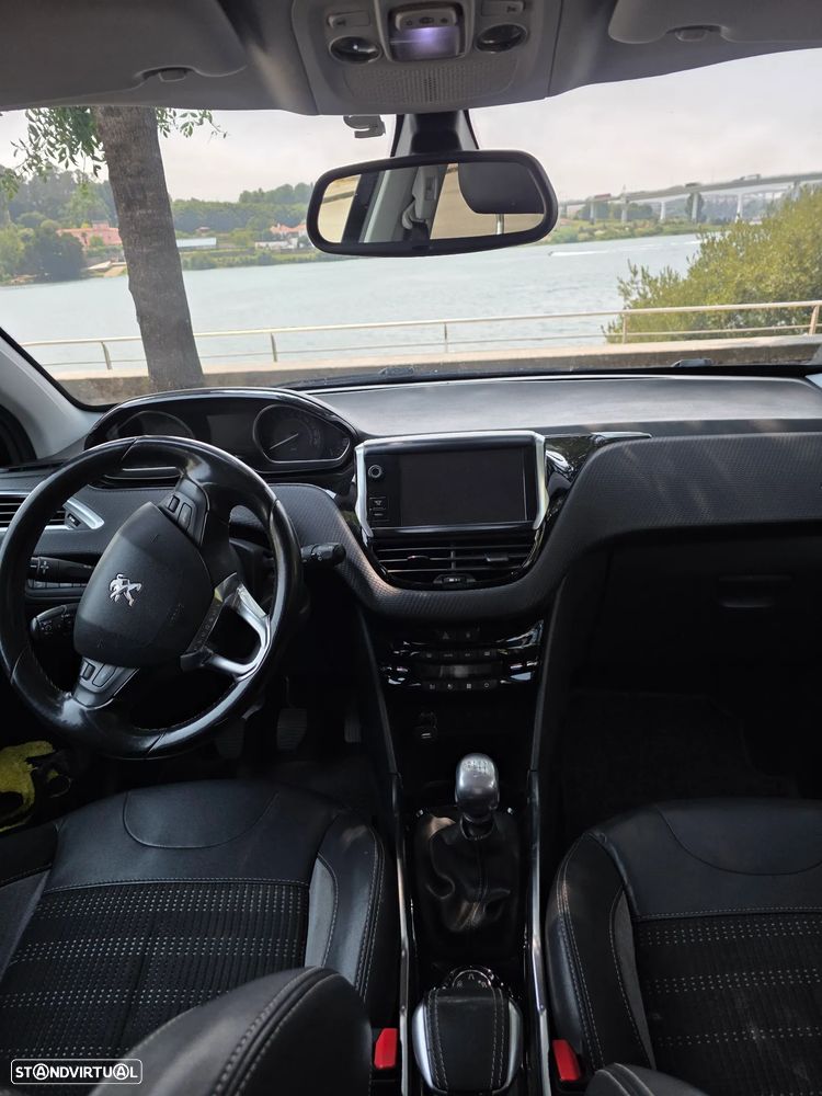 Peugeot 2008 1.6 e-HDi Allure - 6
