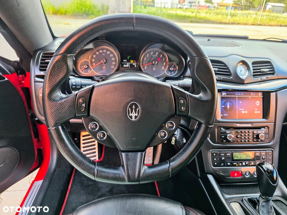Maserati GranTurismo S Automat - 17