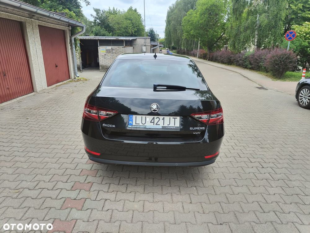 Skoda Superb 2.0 TDI 4x4 L&K DSG - 16
