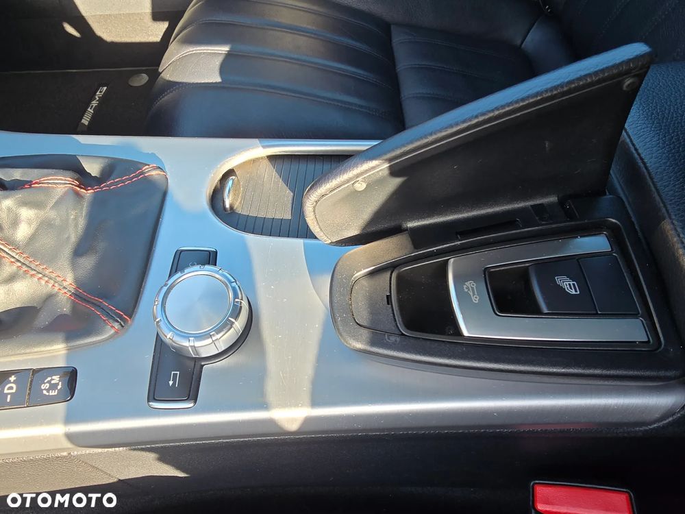 Mercedes-Benz SLK 200 (BlueEFFICIENCY) 7G-TRONIC - 36