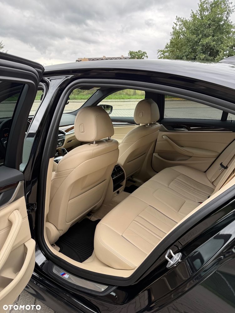 BMW Seria 5 530i xDrive M Sport sport - 14