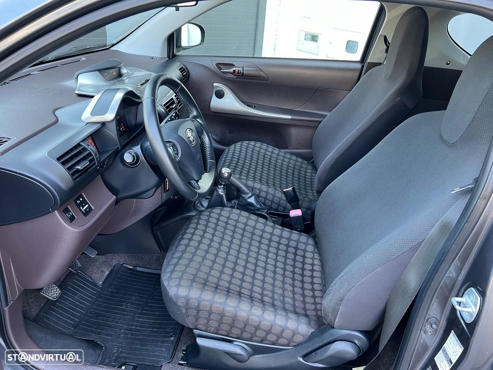 Toyota iQ 1.0 VVT-i Essential+AC - 7