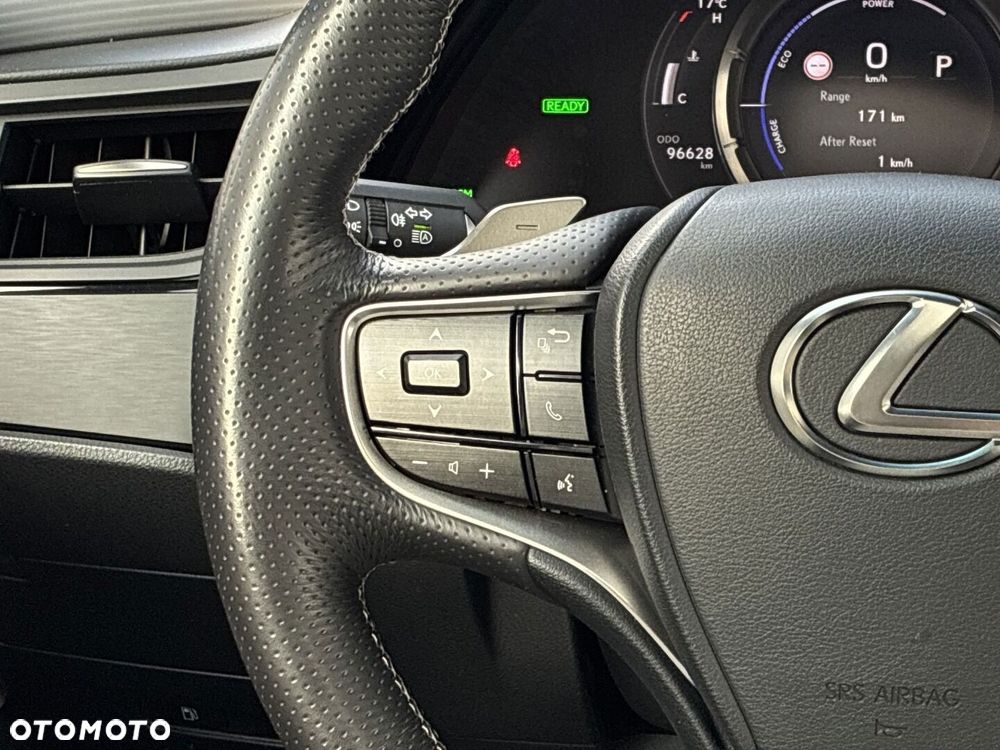 Lexus ES 300h F Sport Edition - 22