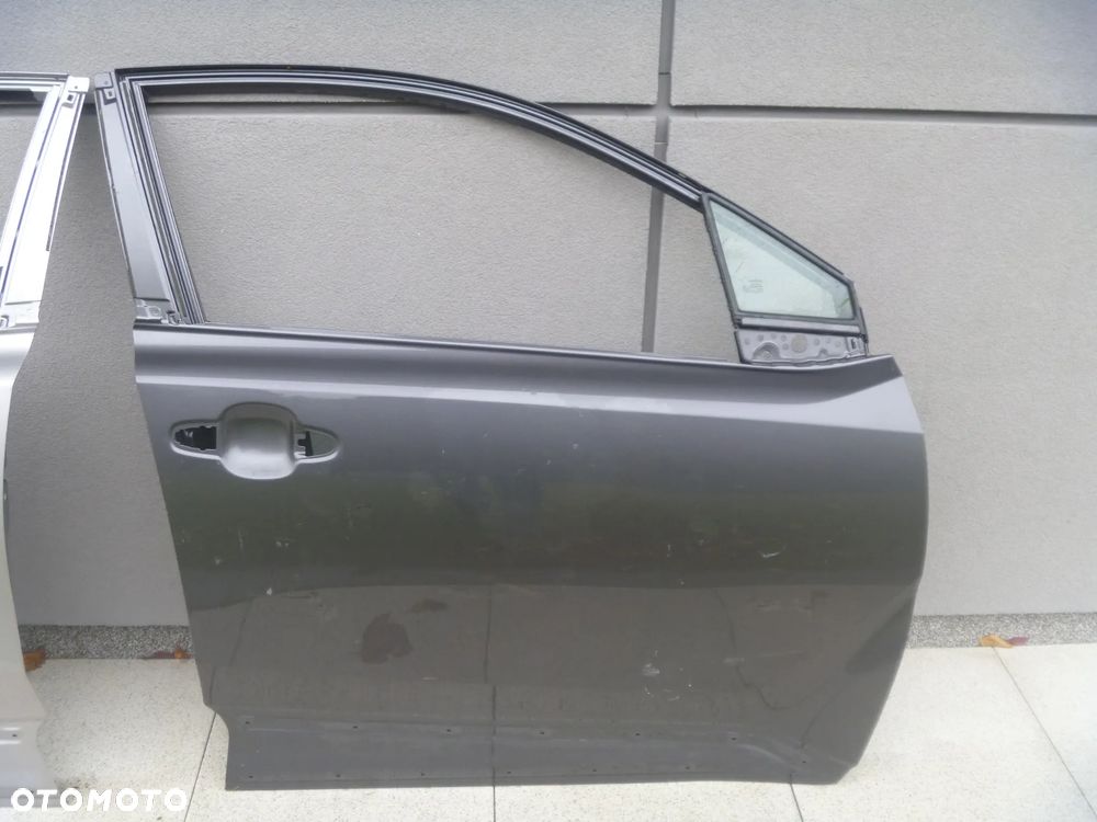 TOYOTA C-HR DRZWI PRZEDNIE PRAWE SZYBA - 3