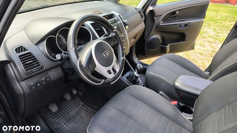 Kia Venga - 6