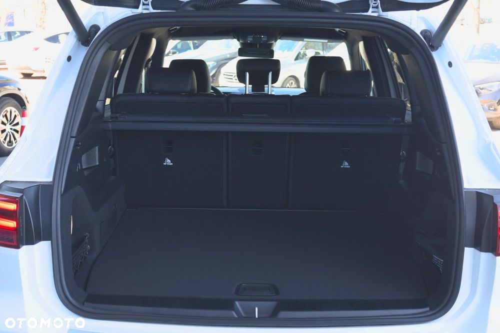 Mercedes-Benz GLB - 9