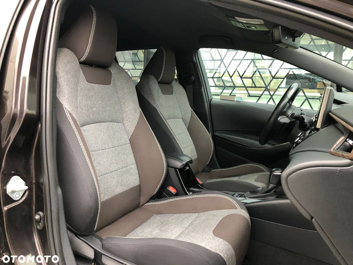 Toyota Corolla - 24