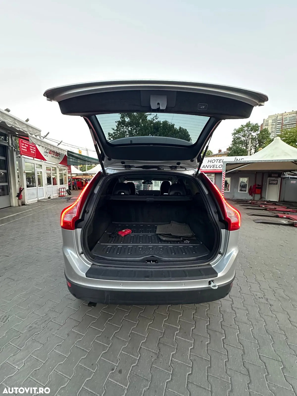 Volvo XC 60 D5 AWD Aut. Summum - 9
