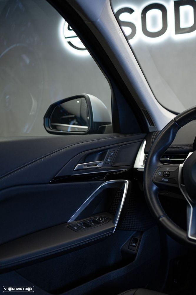 BMW iX1 eDrive20 xLine - 16