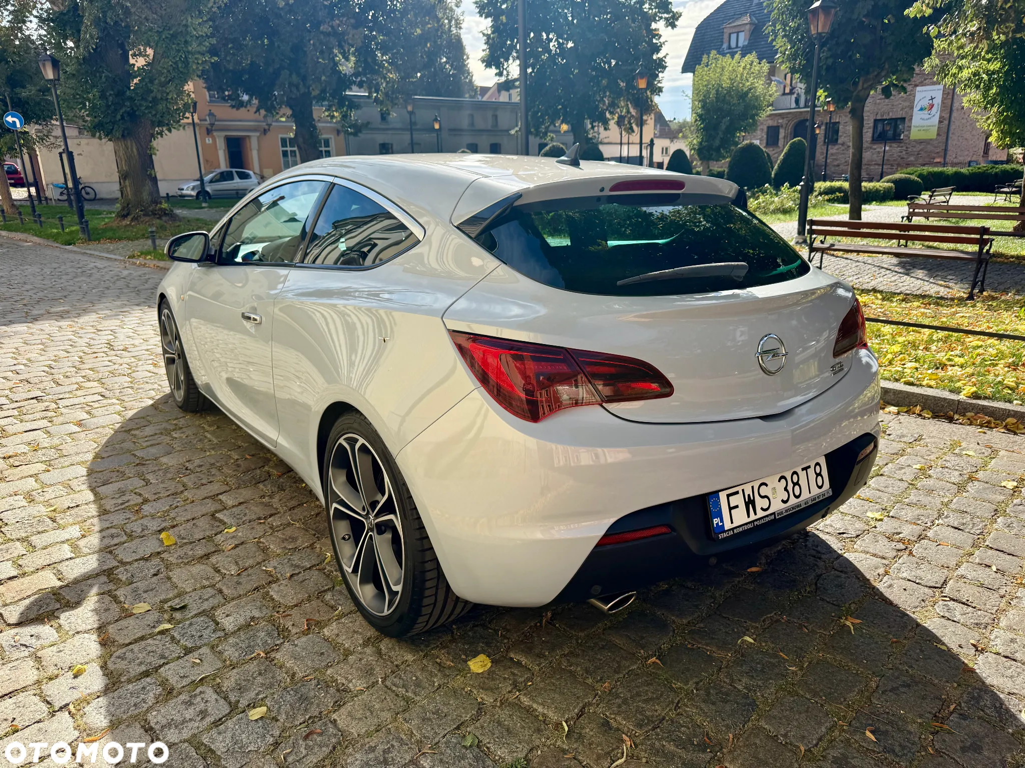 Opel Astra IV GTC 1.4 T Sport S&S EU6 - 3