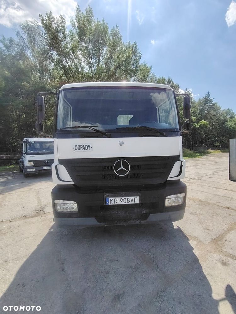 Mercedes-Benz AXOR 1828 - 5