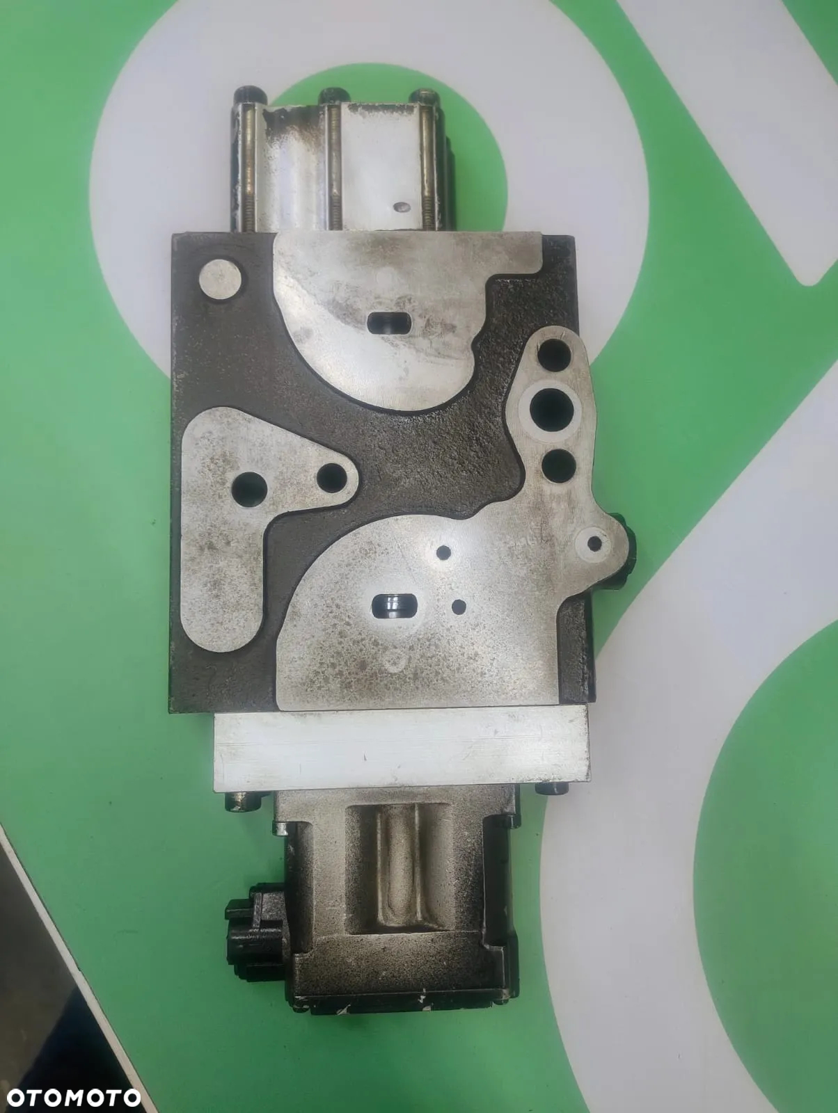 Sekcja rozdzielacza 87325538 84478195 Elektrozawór EHR Case Puma - 3