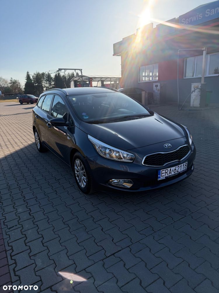 Kia Ceed 1.6 GDI ISG Dream Team Edition - 3