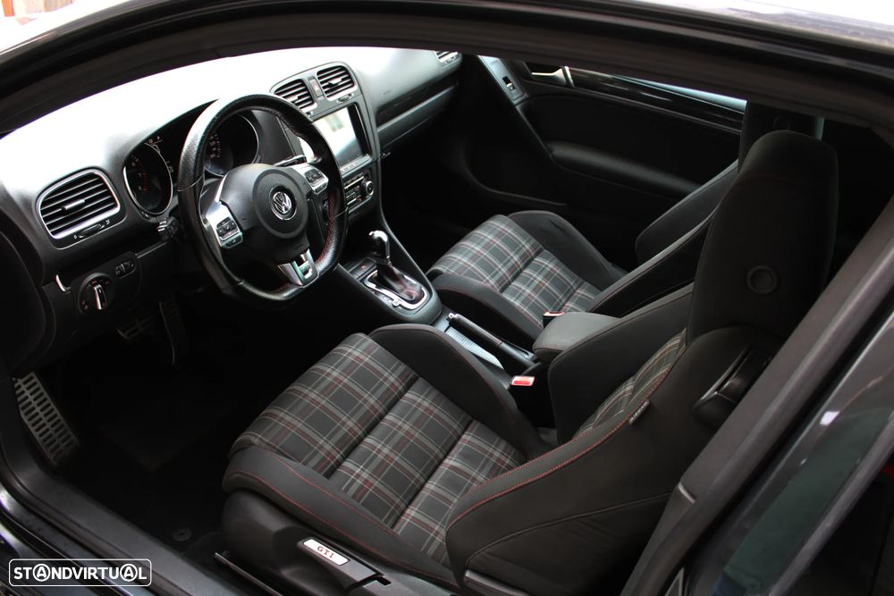 VW Golf 2.0 GTI DSG - 23