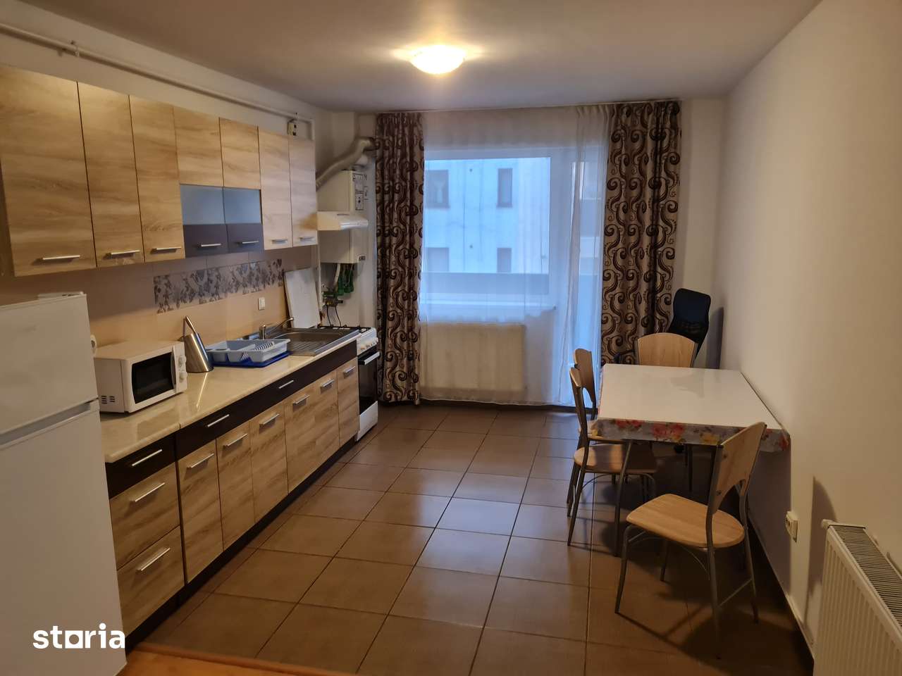 Inchiriez apartament de 3 camere, elegant, bine utilat — fotografia 3