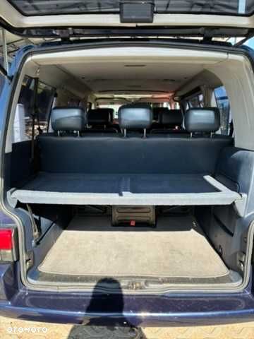Volkswagen Caravelle - 4
