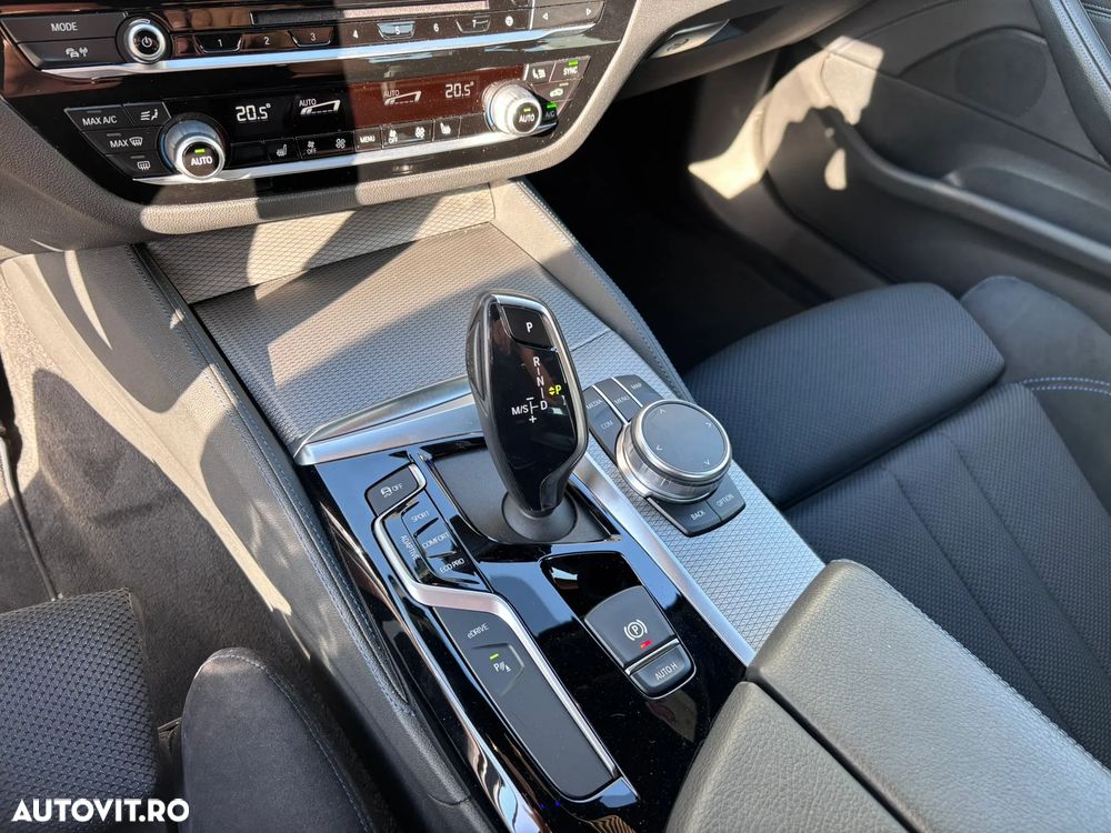 BMW Seria 5 530e iPerformance Aut. - 24