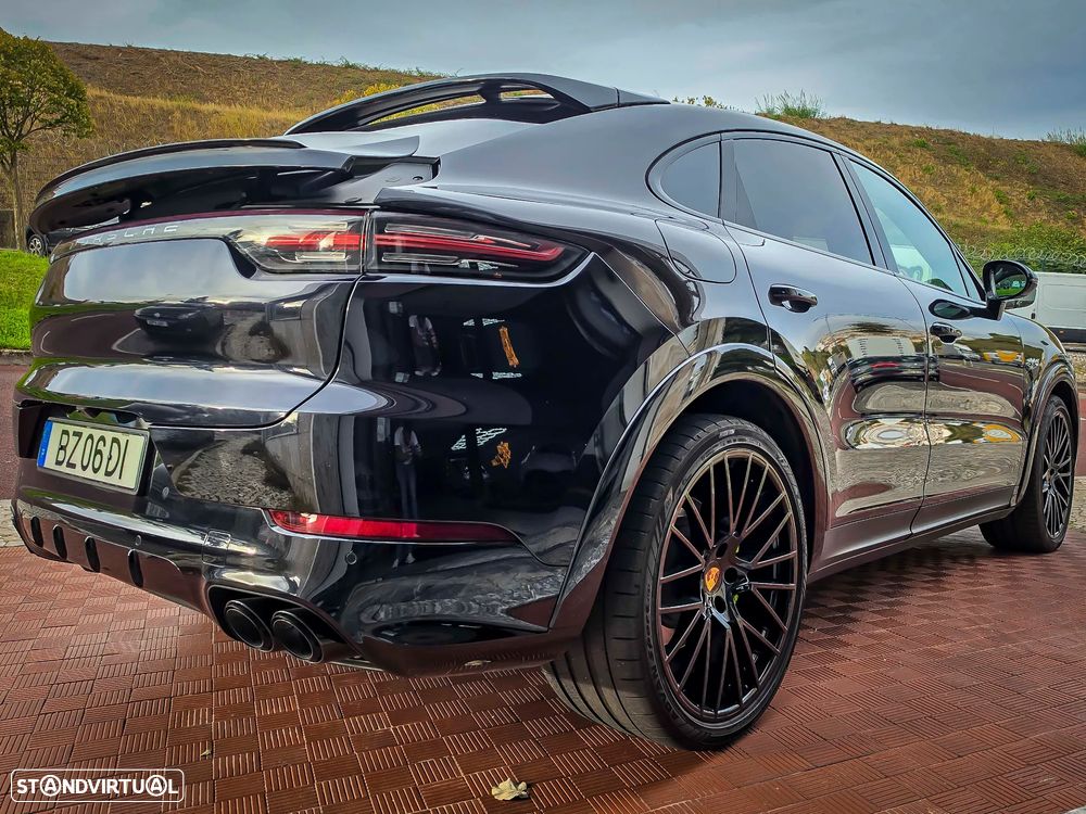 Porsche Cayenne Coupé E-Hybrid - 6