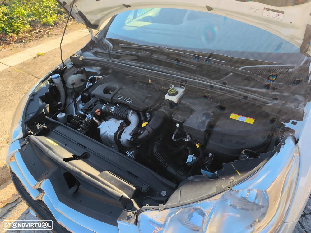 Citroën DS4 1.6 HDi So Chic - 28