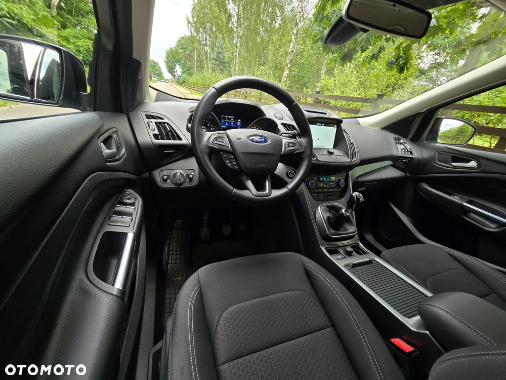 Ford Kuga 1.5 EcoBoost 2x4 Titanium - 35