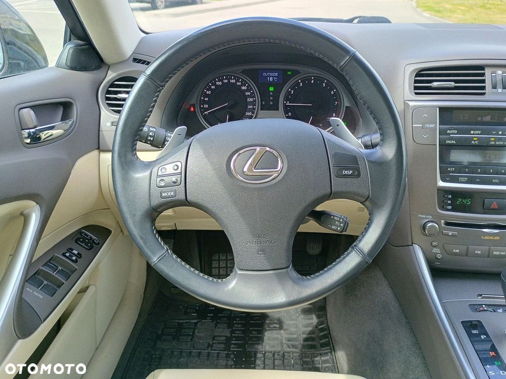 Lexus IS - 16