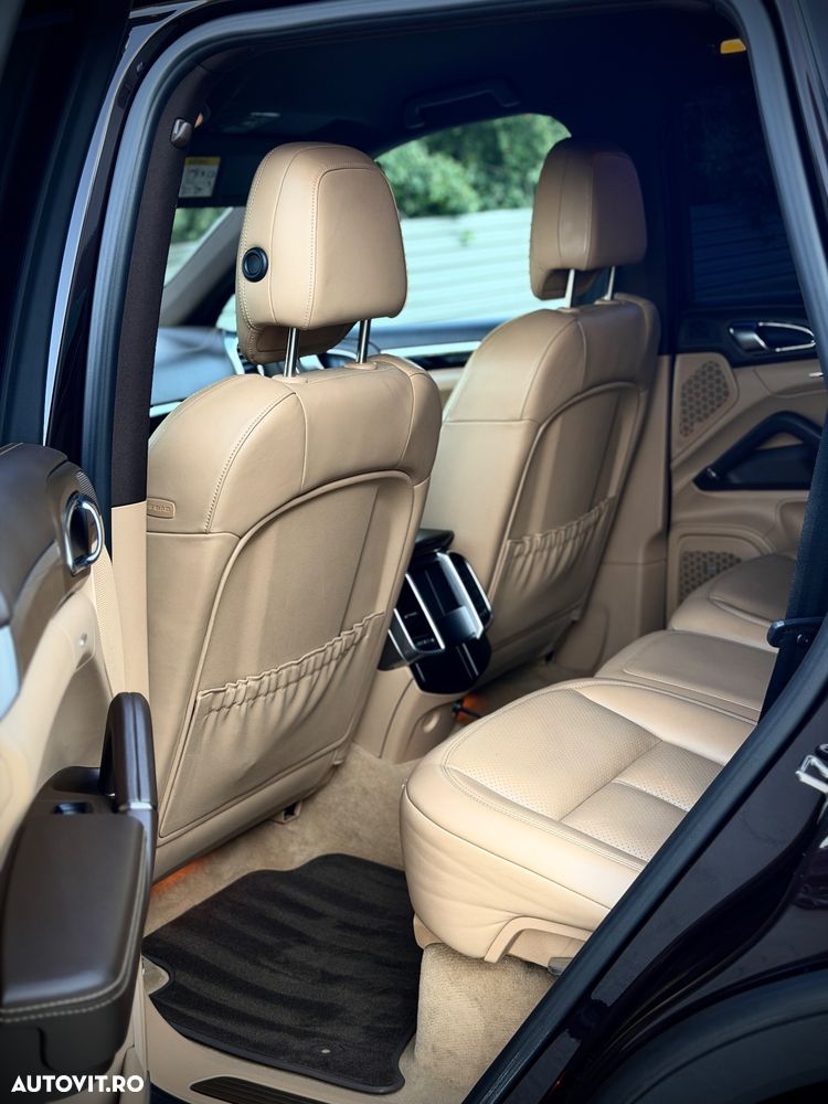 Porsche Cayenne 3.0 L - 9